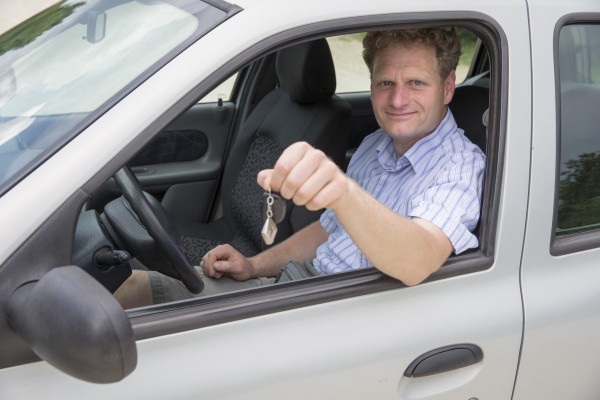 Autóbérlés Budapest és környéki ingyenes vagy olcsó kiszállítással. Hívja Móra Péter autókölcsönzőt!